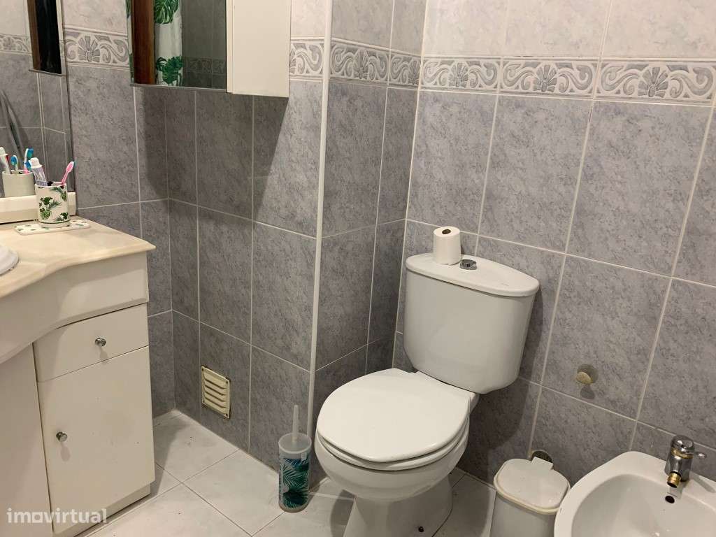 T1 muito espaçoso com 70m² e grande varanda-10