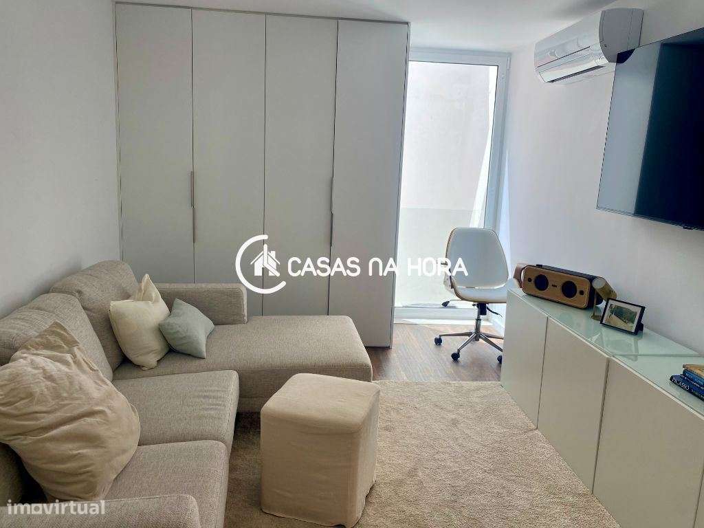Moradia Triplex T2 em Almada na Rua Capitão Leitão-12