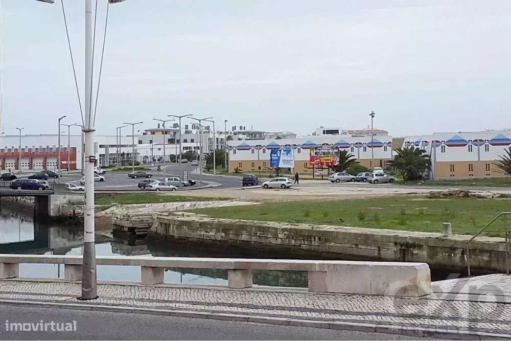 moradia unifamiliar habitacional ou serviços de 249 m2- 1ª linha mar--18