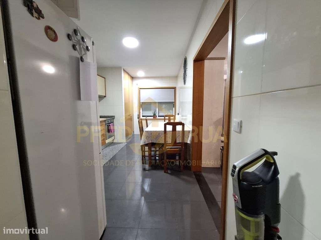 Excelente T2- Como Novo em Condominio fechado-6