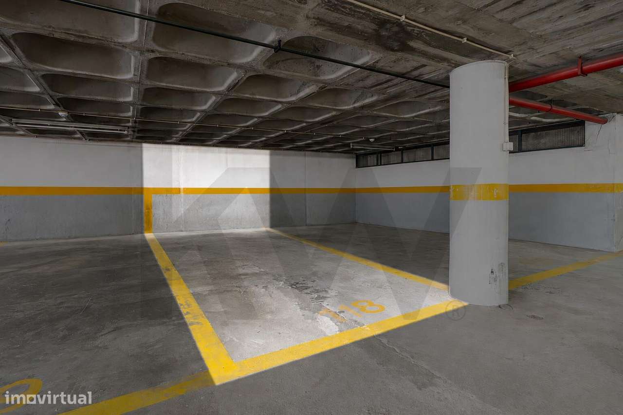 T2 Remodelado com 97 m2 e Garagem | Jardins da Arrábida-20