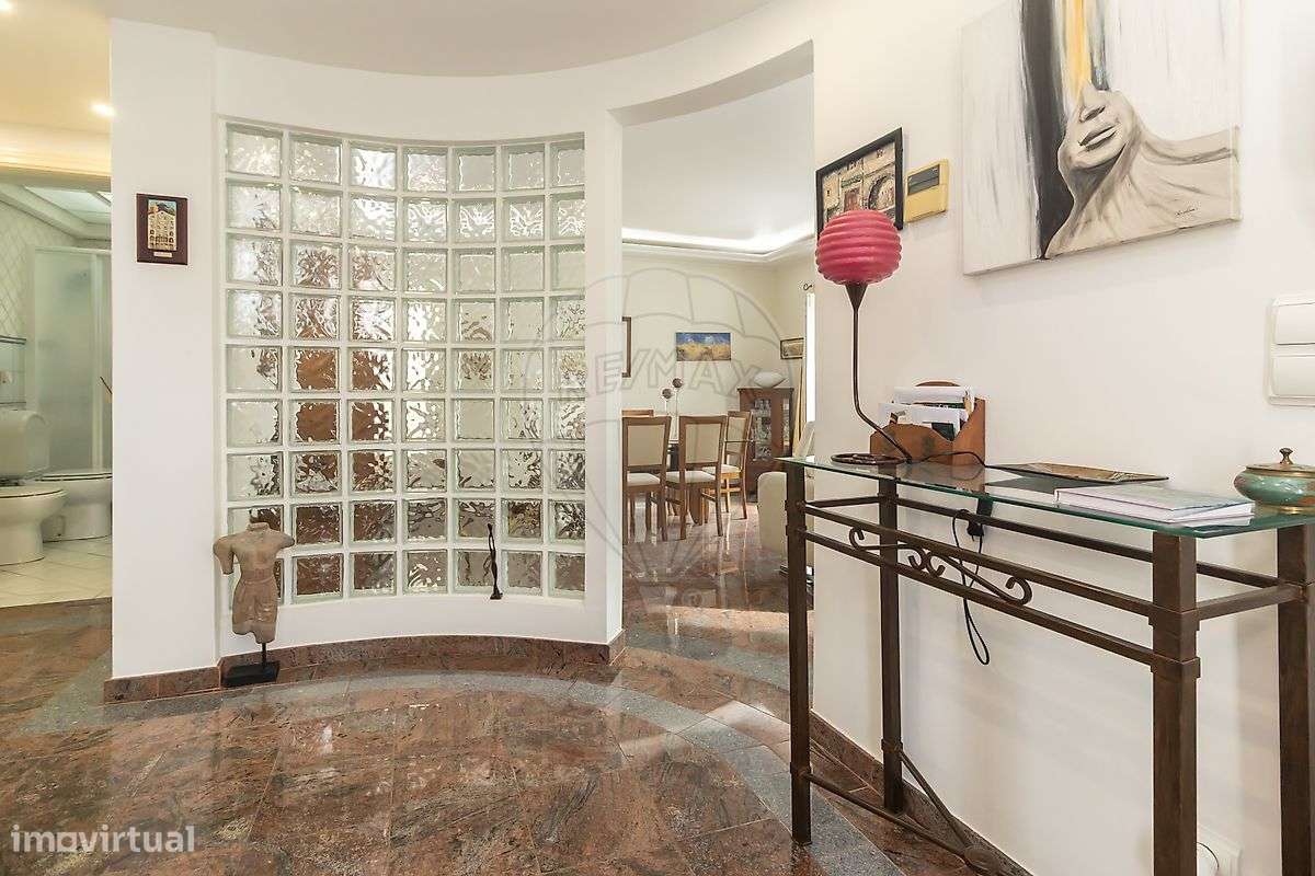 Moradia T4 isolada em Fernão Ferro - Grande imagem: 3/50