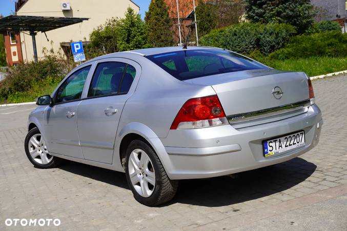 Opel Astra 1.6 Active - 33