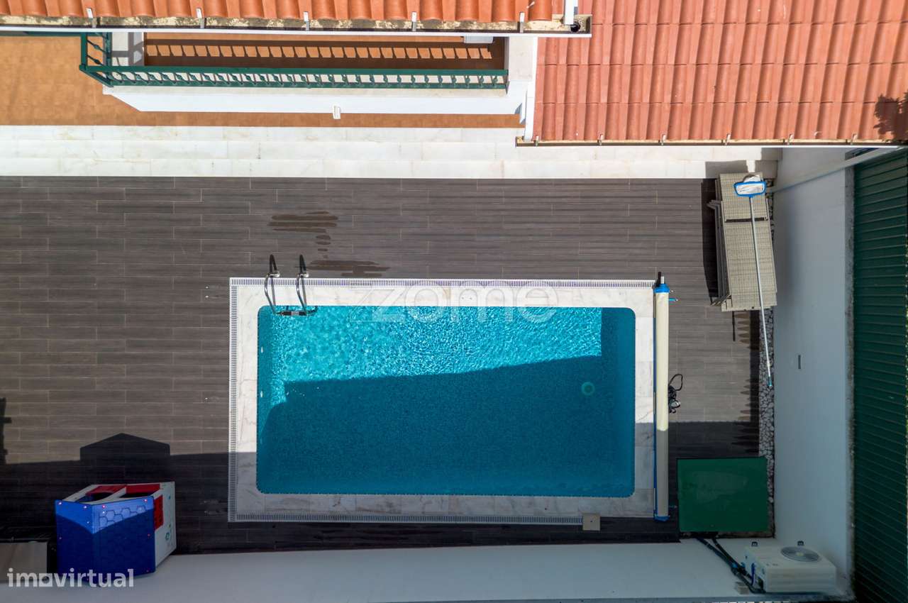 Moradia T4+1, com piscina-10
