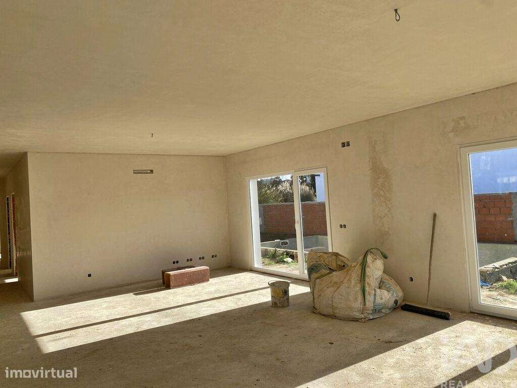 Casa / Villa T3 em Caldas da Rainha - Nossa Senhora do Pópulo, Coto e - Grande imagem: 4/25