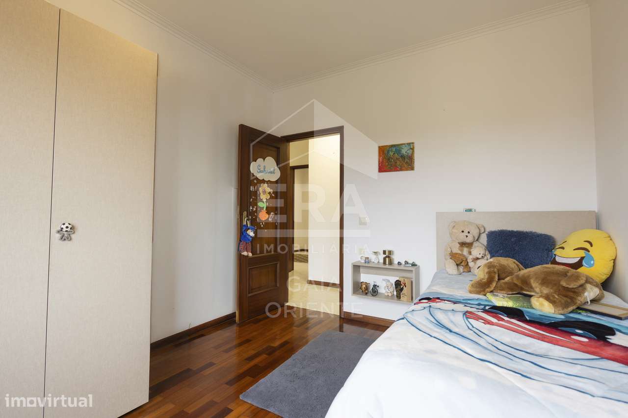 Apartamento T3 com Áreas Generosas em Serzedo-40