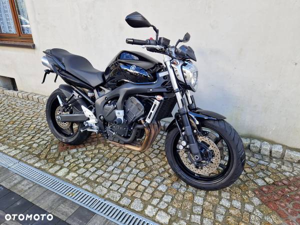 Yamaha FZ - 8