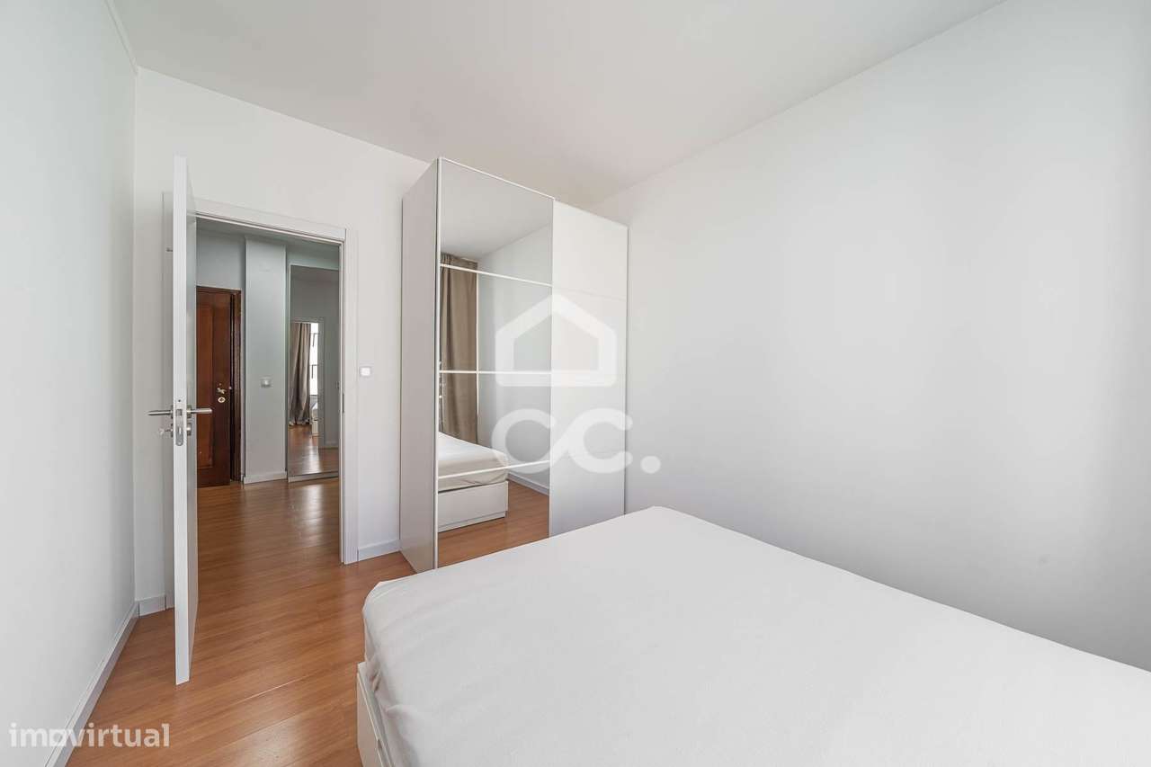 Escritório convertido em estúdio T1 remodelado | Av. da República – Me - Grande imagem: 5/27