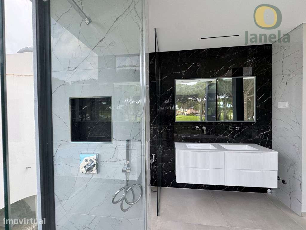 Moradia T4 de Luxo com Piscina, em Primeira Linha de Golfe, Vilamoura-34