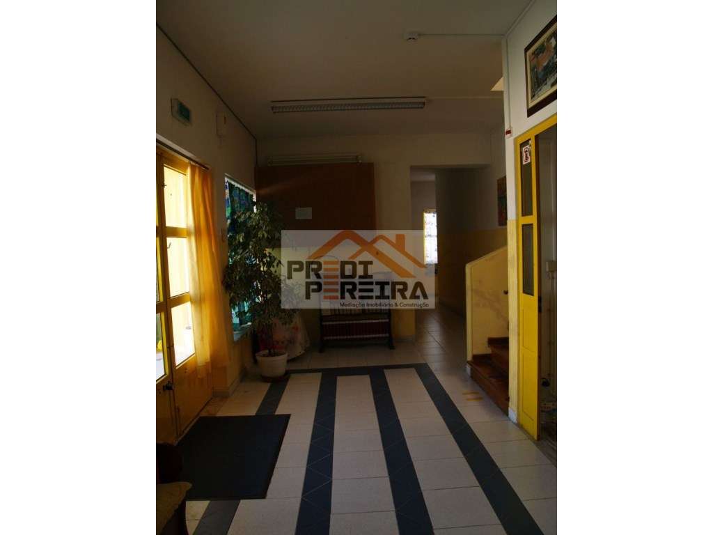 Moradia isolada, perto de Sintra, construída para Colégio (licencia... - Grande imagem: 5/10