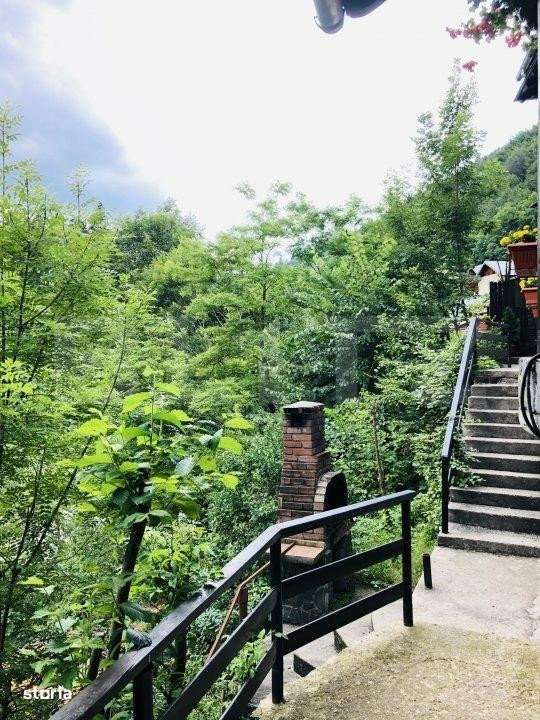 Resedinta cu destinatie de pensiune, 382mp utili si 1000mp teren, in S - Imagine principală: 4/12