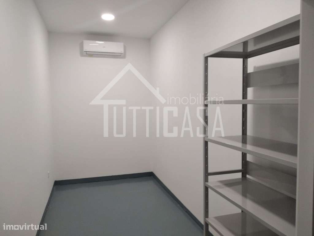 Armazém industrial em São Miguel de Alcainça-10
