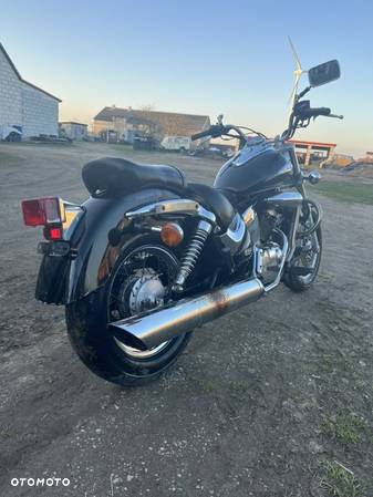 Suzuki Intruder - 3