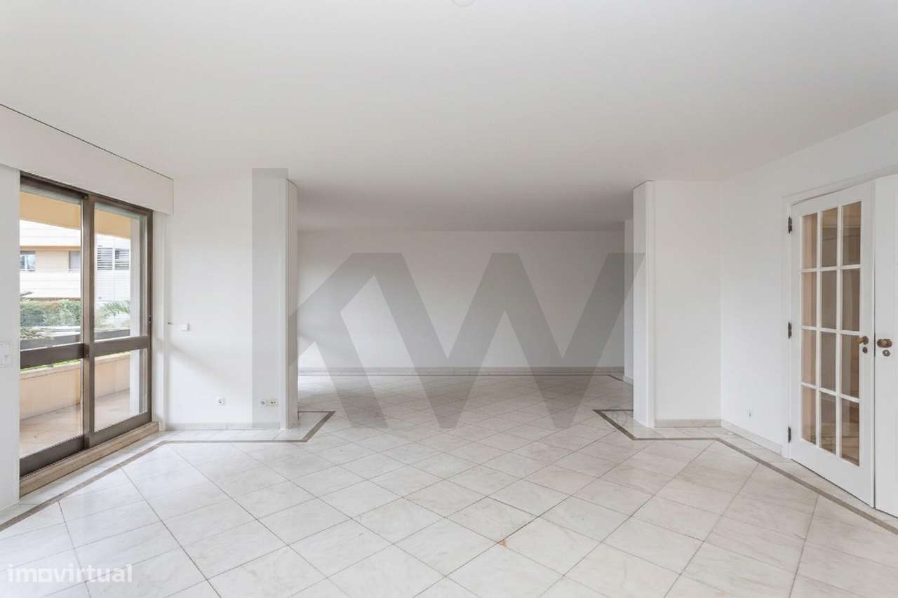 T3 + 2 com Garagem, Varanda e Elevador | Quinta das Laranjeiras | São - Grande imagem: 4/43