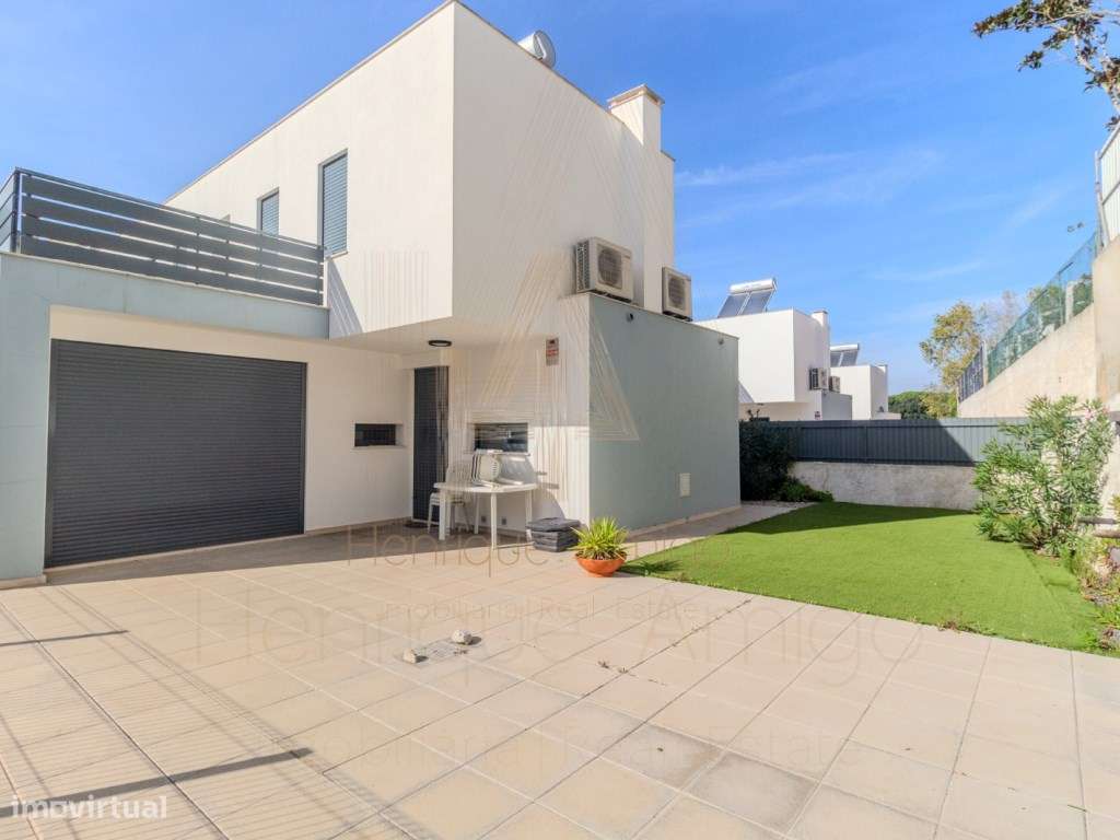 Moradia T4 com piscina em Castelo (Sesimbra)-3