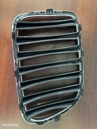 NERKA PRAWA GRILL BMW X3 106271-10 - 2