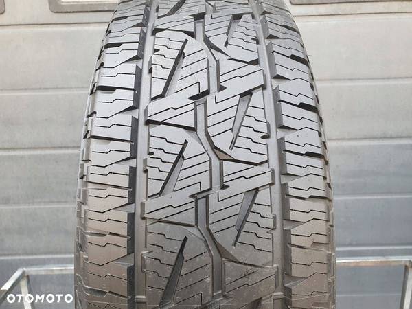 255/70R18 Bridgestone Dueler opona całoroczna 9,5m - 1