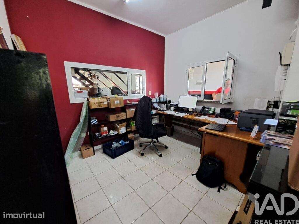 Hangar em Ponte da Barca, Vila Nova de Muía e Paço Vedro de Magalhães - Grande imagem: 5/30