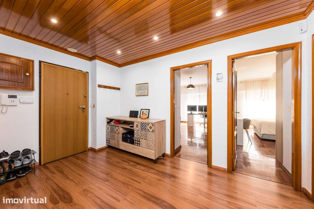 T2 Anta de Agualva | Varanda | Parqueamento | Arrecadação-11