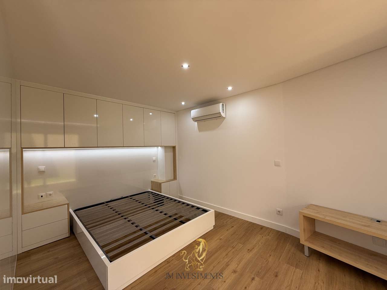 Apartamento Novo T0 com Jardim-11