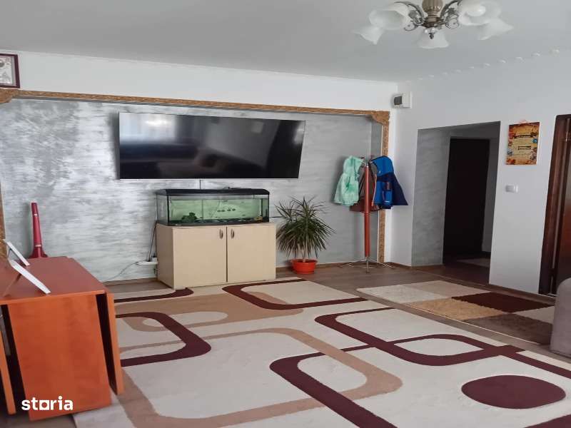 Apartament 3 camere de vanzare Bucium - Imagine principală: 1/14