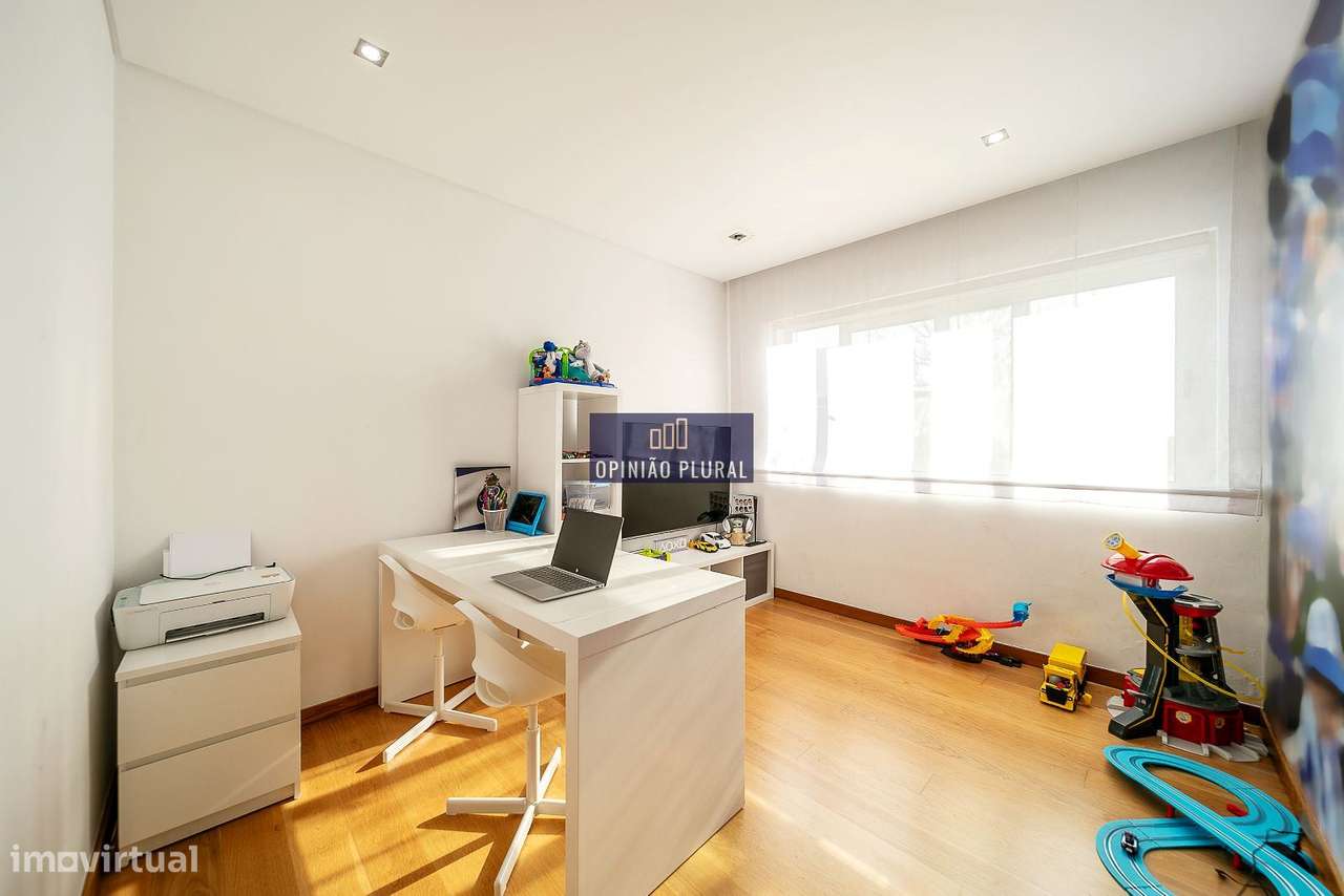 Moradia T4 de Luxo com Piscina  Arcozelo Vila Nova de Gaia-11