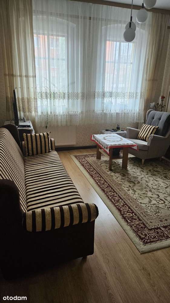 5 pokoi, 2 łazienki, 2 kuchnie-5