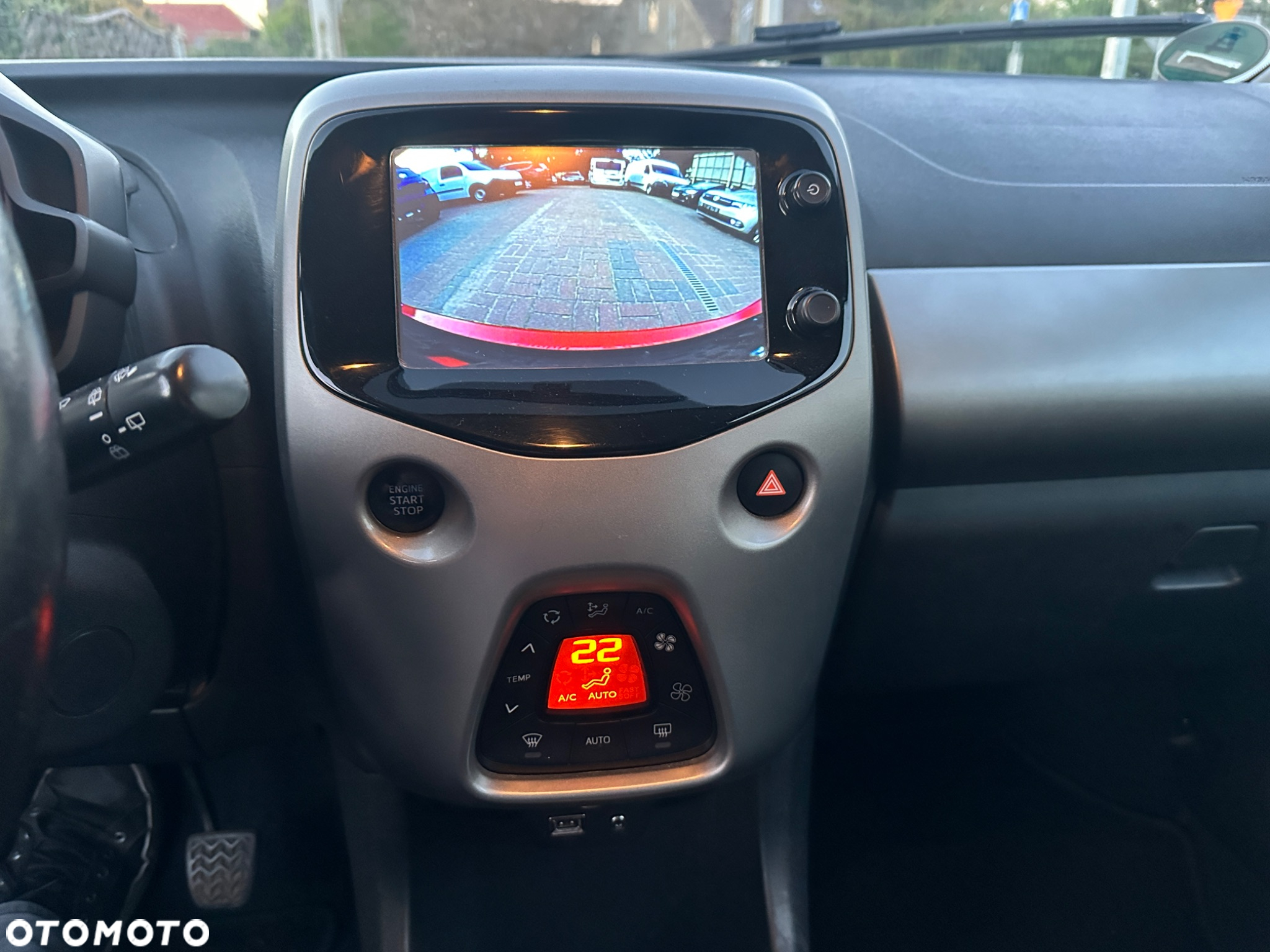 Toyota Aygo x-play connect - 9