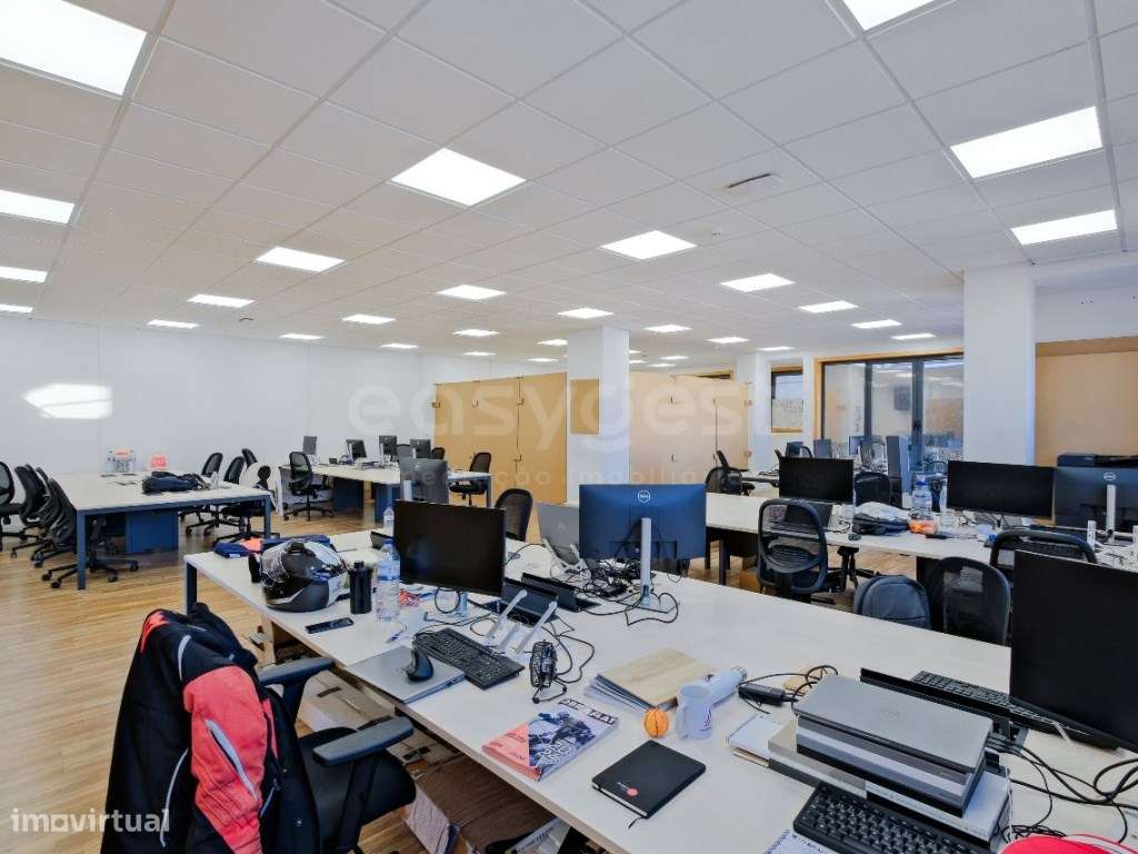 Escritório de 202 m2 com 6 estacionamentos frente WTC em Carnaxide - Grande imagem: 5/33