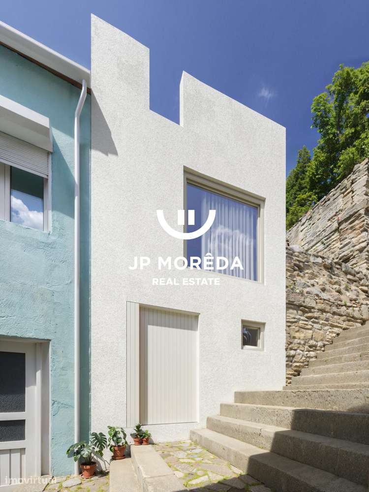 Moradia T1 com terraço na cobertura - Escadas do Roleto-0