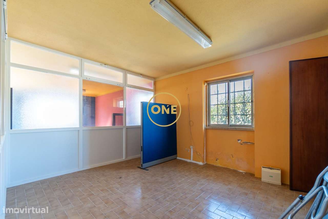 Prédio em propriedade total com 5 divisões independentes - Povoa da Ga-49