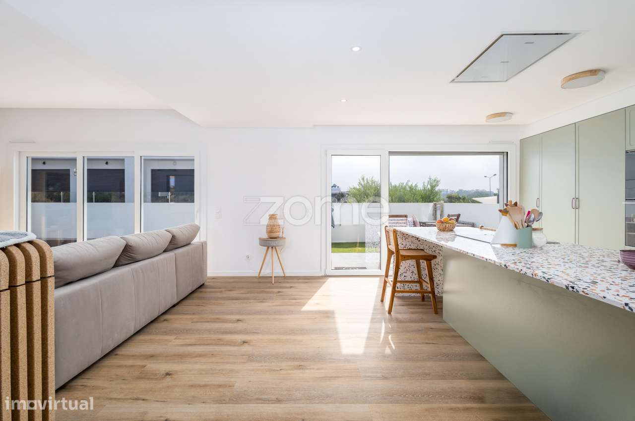 Moradia T3 com piscina na Sobreda-6