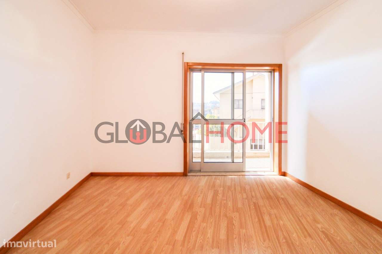 Apartamento T3 na Avenida da Carvalha-30