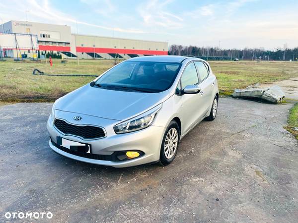 Kia Ceed Cee'd 1.4 CRDi M - 4