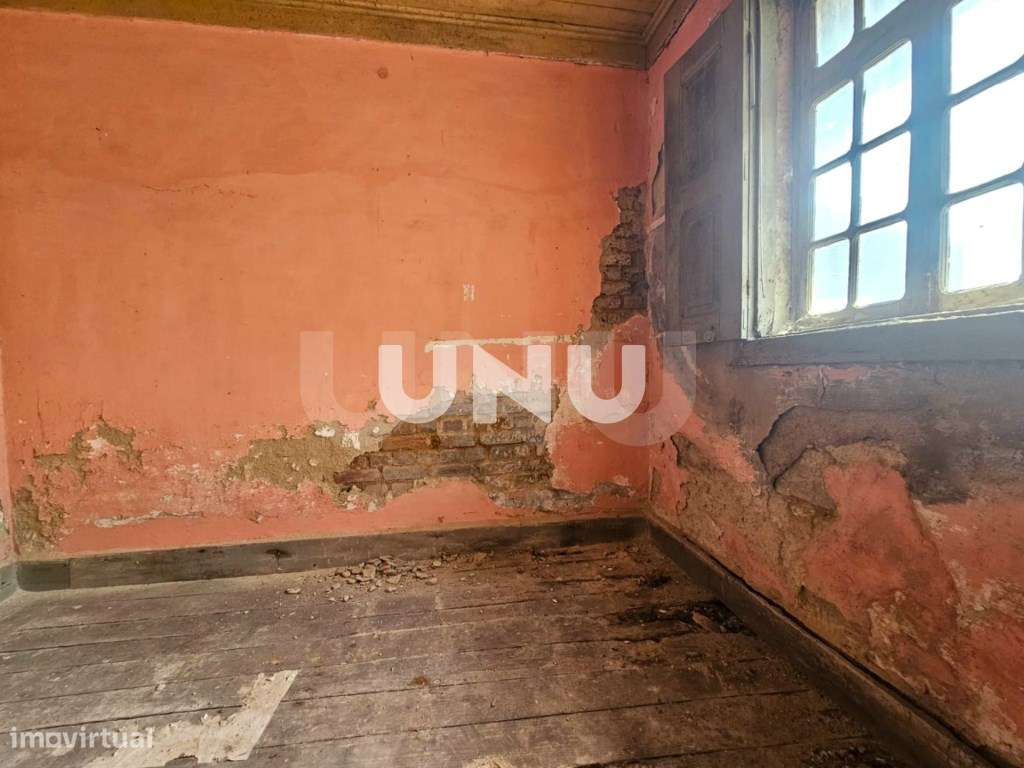 Prédio Urbano - Pleno Centro da Cidade de Viseu-8