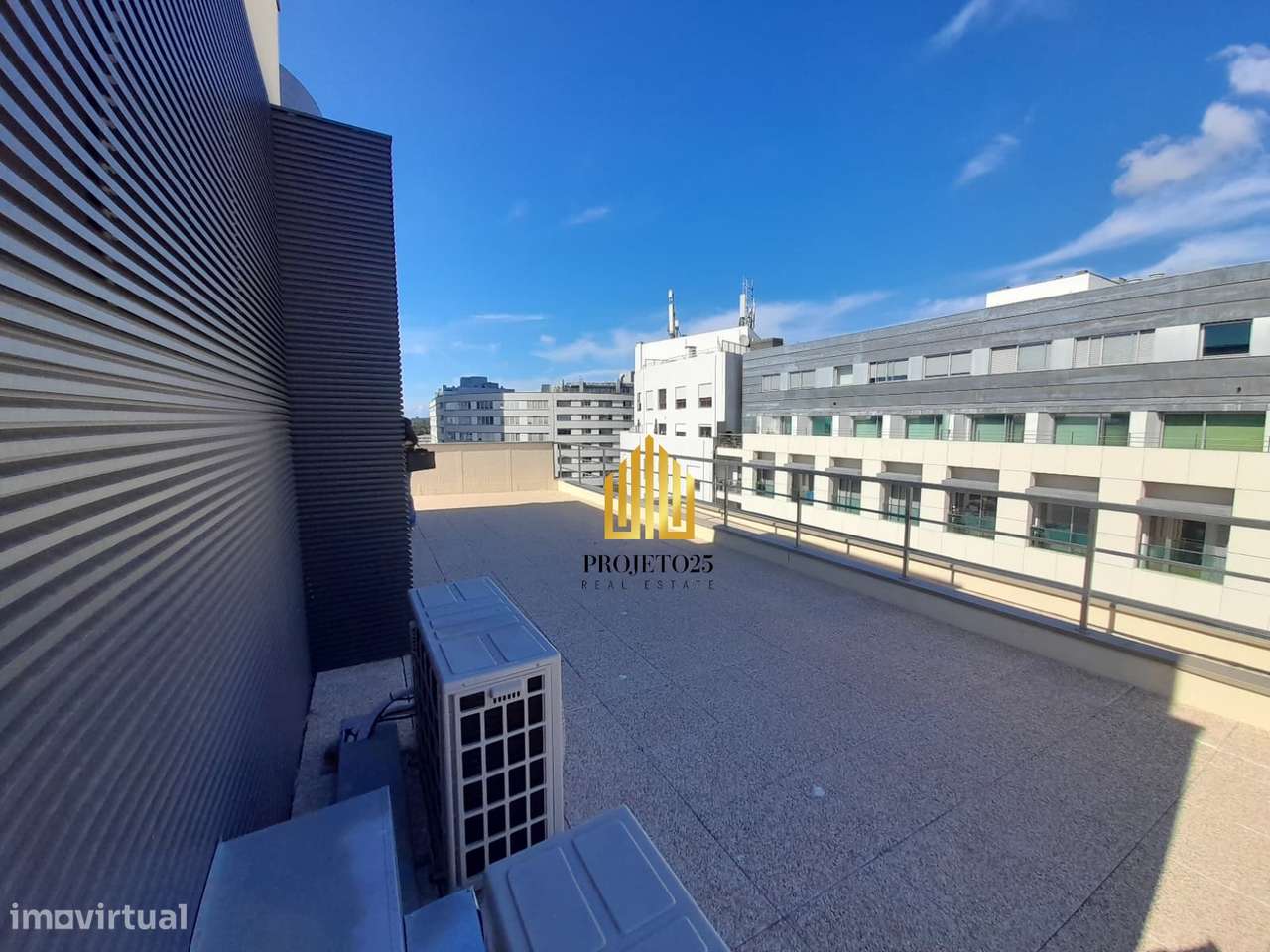 T3 NOVO de Luxo com área bruta de 170m2, junto ao centro e ao Metro!-35