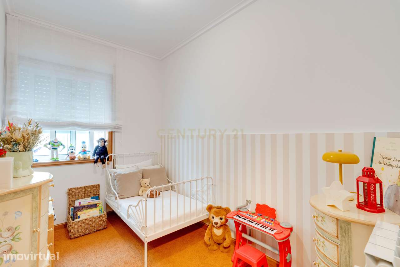 T2+2 Duplex c/ Sótão amplo (248m²) | S. Félix Marinha-10