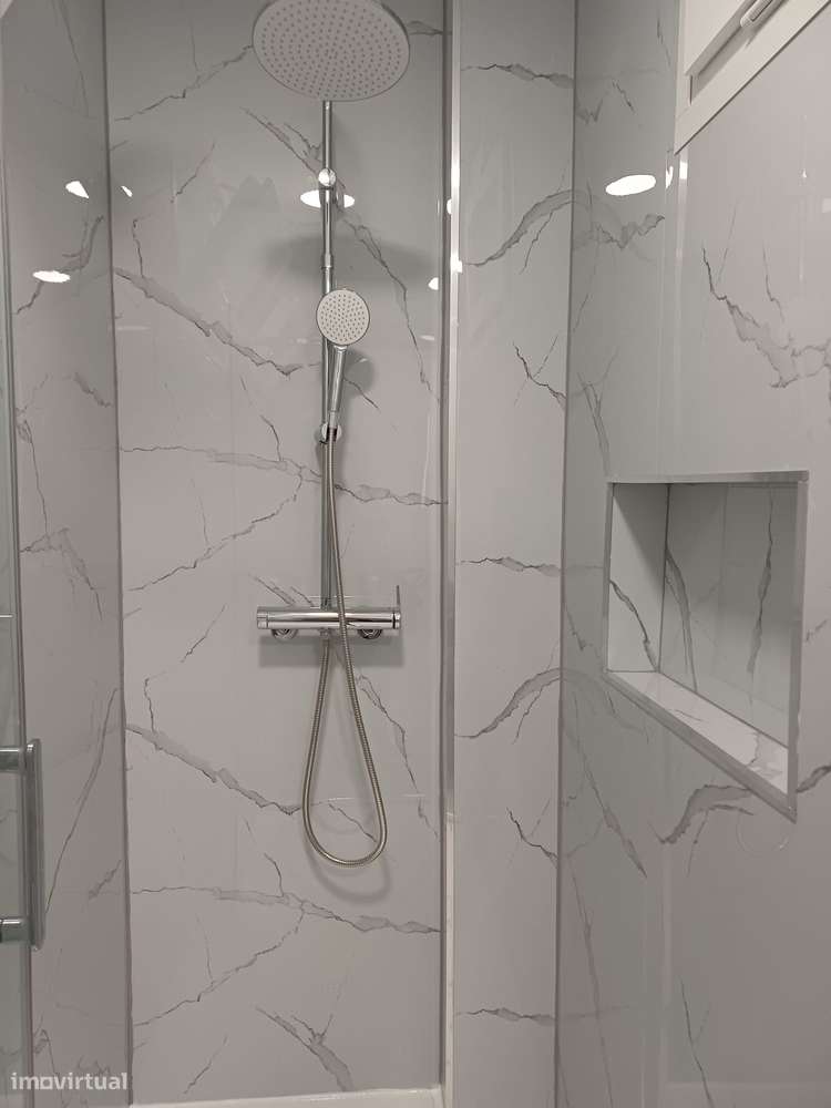 Apartamento T2 renovado, com arrecadação e a 2 km da praia-14