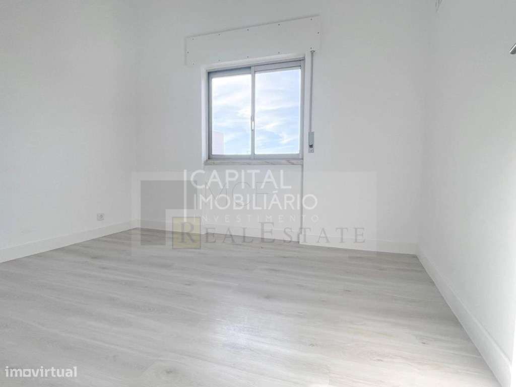 Apartamento T3 totalmente renovado em Setúbal-12