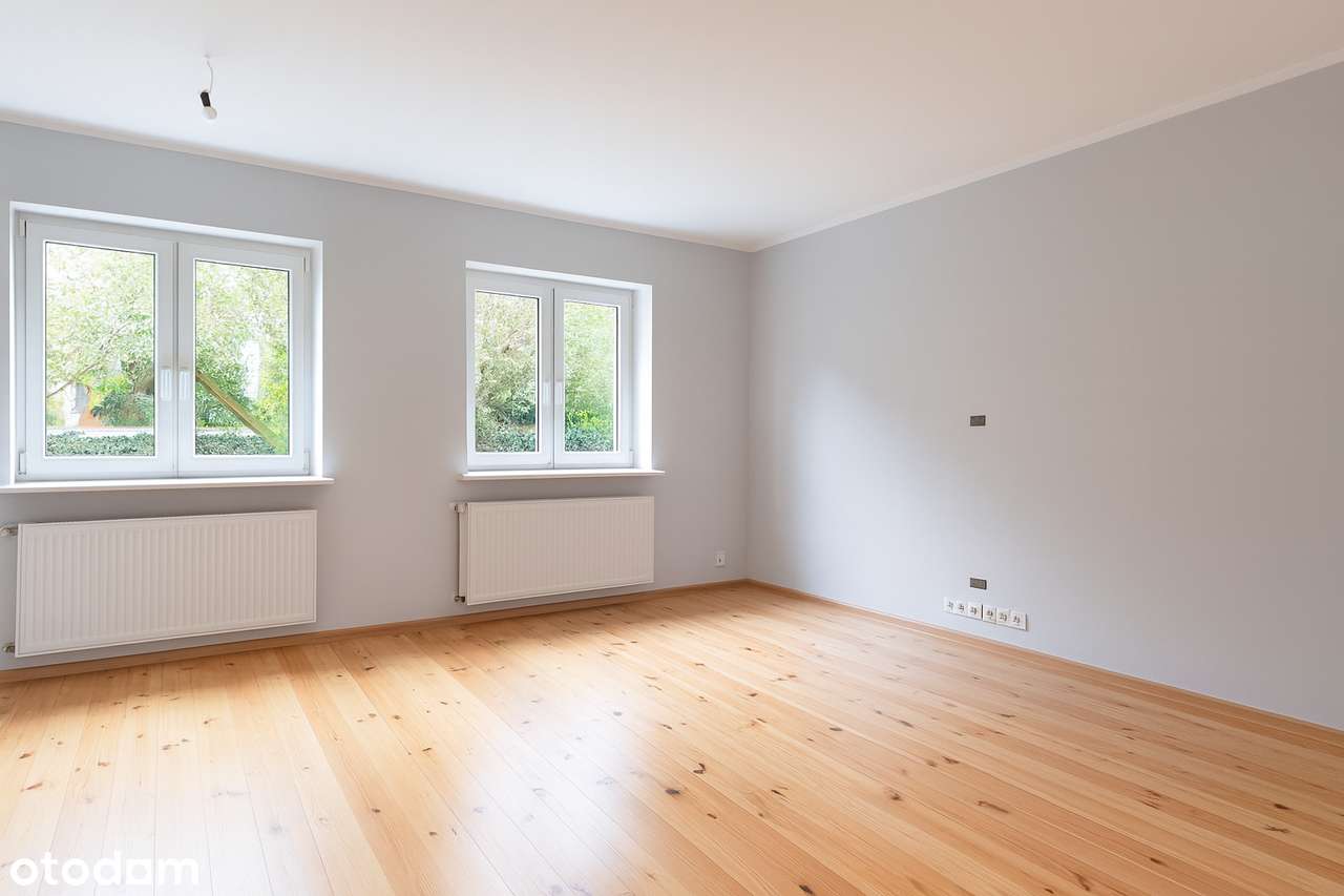 Przestronny dom z garażem i osobnym mieszkaniem-16