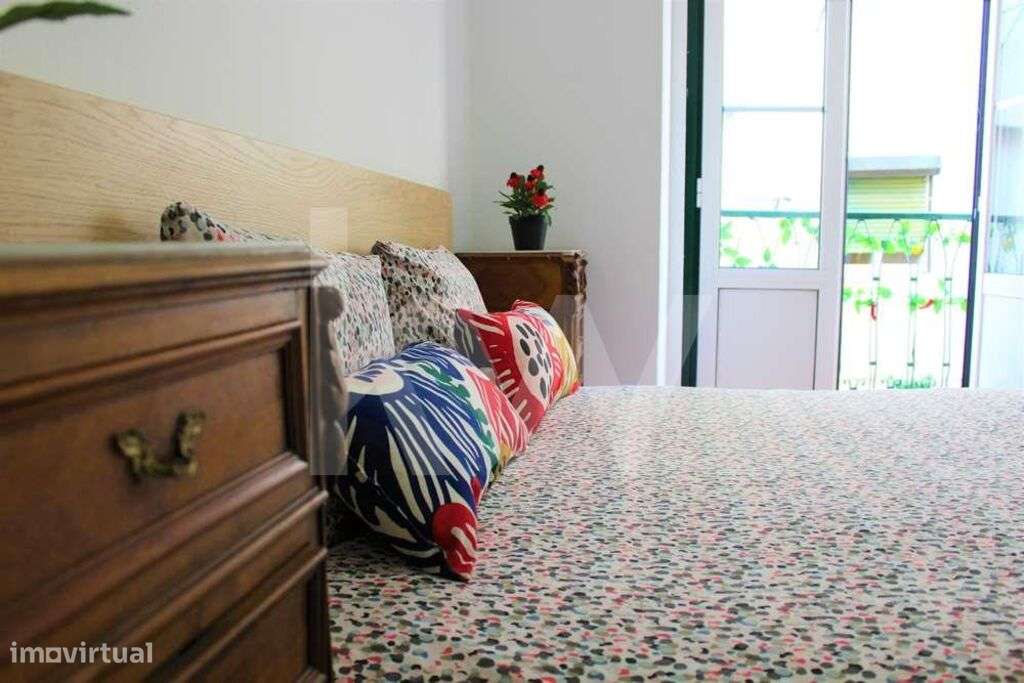 PRÉDIO TOTALMENTE REMODELADO E EQUIPADO COM 5 FRACÇÕES - ÓPTIMA OPORTU - Grande imagem: 4/45