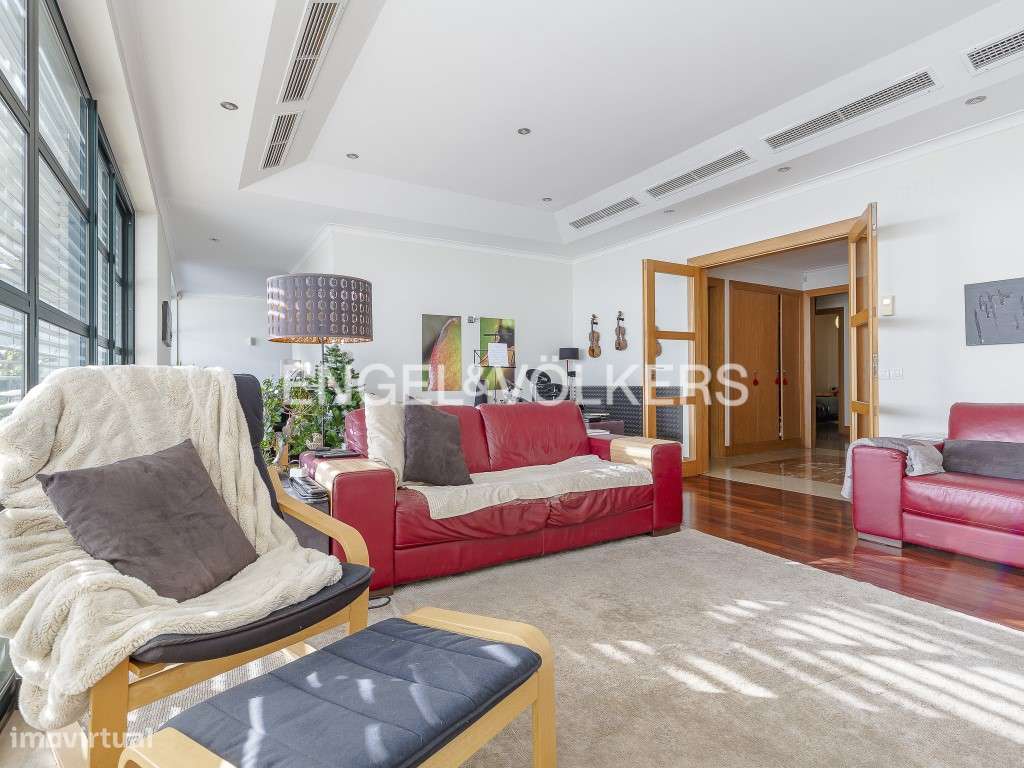 Exclusivo T2 com Piscina Privativa no Parque das Nações - Grande imagem: 3/38