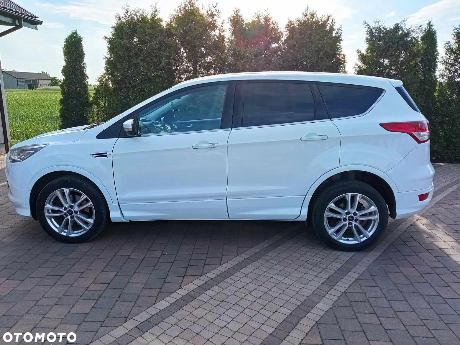 Ford Kuga - 2