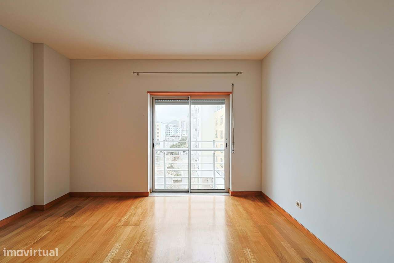 Apartamento T3 na Avenida D. João III para venda - Grande imagem: 3/18