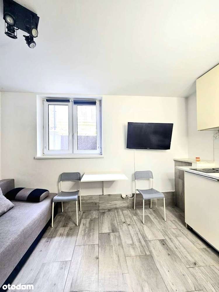 Garsoniera w suterenie z miejscem postojowym-2