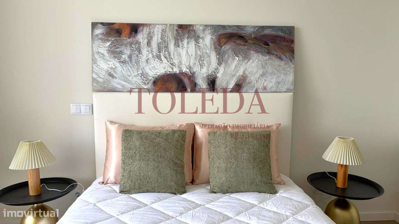 Apartamento T3 Remodelado em Benfica com terraço-21