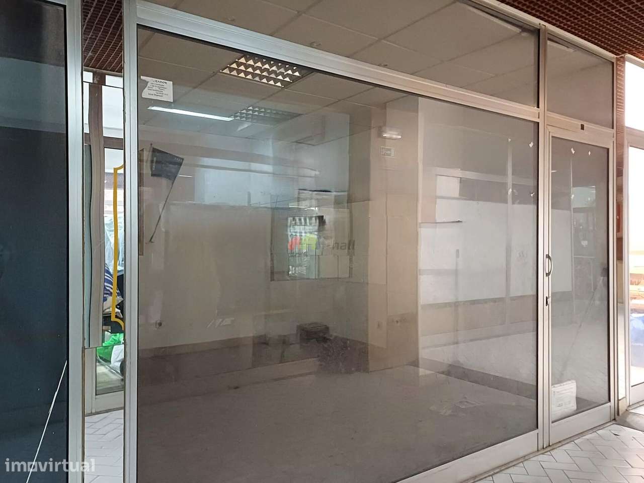 Loja com 12,40 m2 em Centro Comercial no Alto do Seixalinho - Grande imagem: 3/18