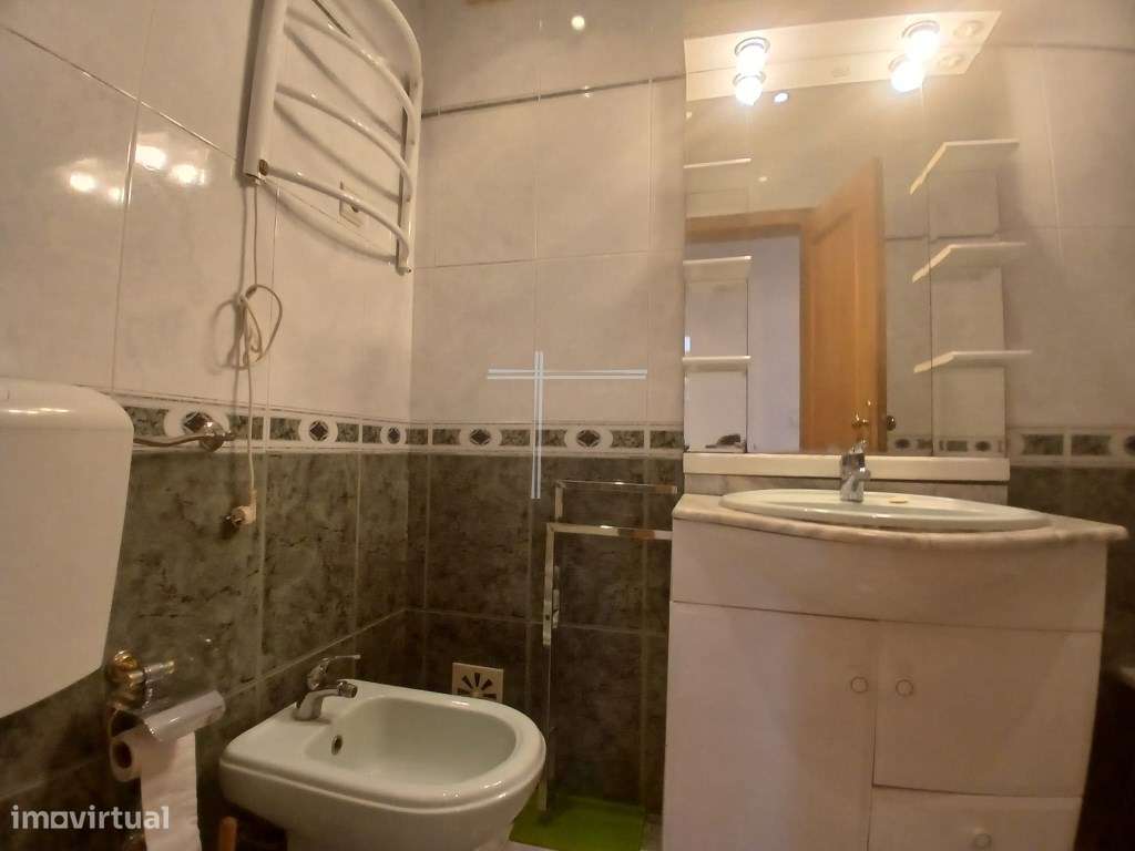 Apartamento T3, com varanda e arrecadação - Feijó-17