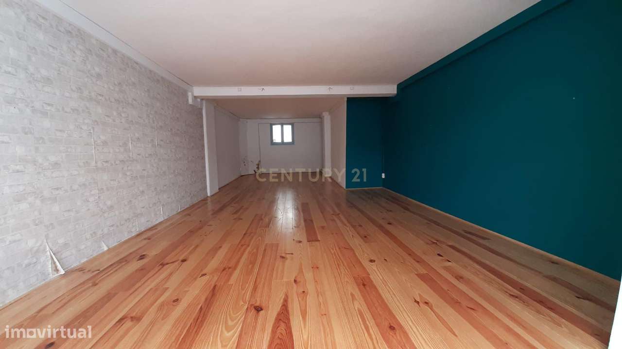 Loja em Campo de Ourique com pequeno espaço exterior - Grande imagem: 3/8