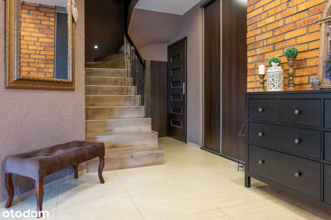 Dom Wolnostojący z Lokalem Usługowym – Komorniki, ul. Wiosenna-9